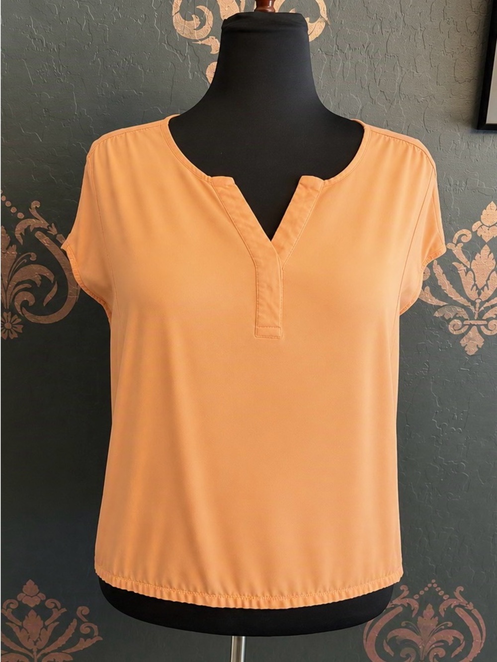 Nine West Peach Short Sleeve Notch Neck Blouse